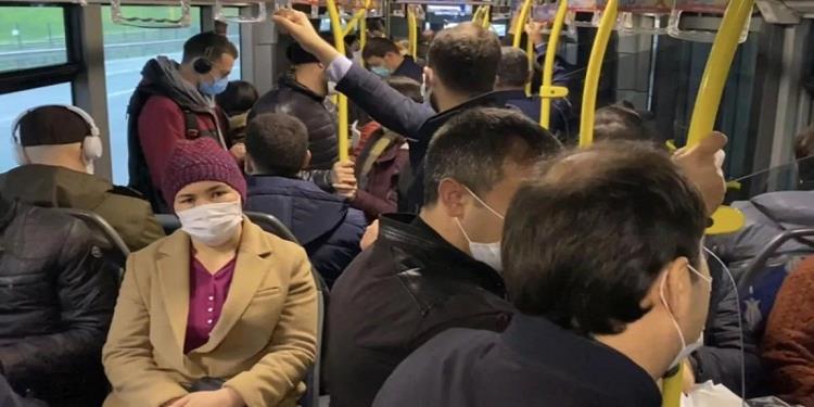 Toplu taşımada maske takma zorunluluğu kaldırıldı.